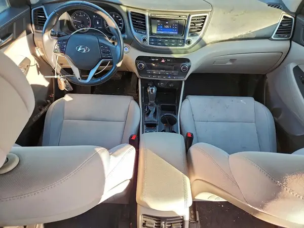 KM8J33A2XHU567510 2017 HYUNDAI TUCSON - Image 8