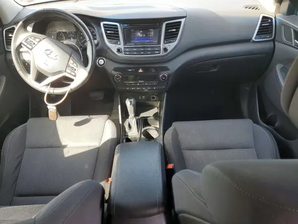 KM8J33A2XHU574215 2017 HYUNDAI TUCSON - Image 8