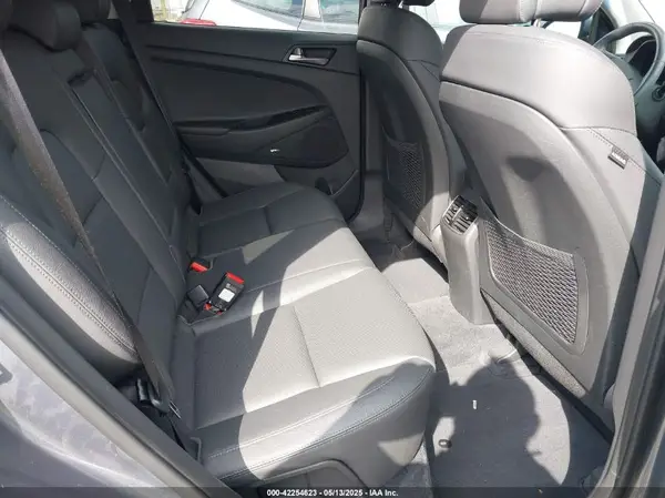 KM8J33A2XHU594397 2017 HYUNDAI TUCSON - Image 8