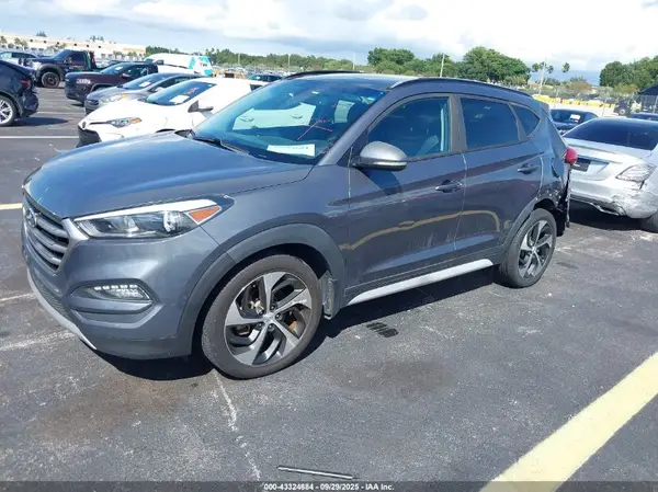 KM8J33A2XJU632393 2018 HYUNDAI TUCSON - Image 2