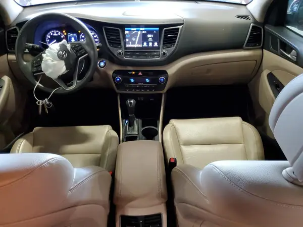 KM8J33A2XJU636234 2018 HYUNDAI TUCSON - Image 8