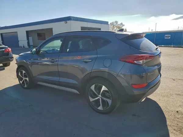KM8J33A2XJU637352 2018 HYUNDAI TUCSON - Image 2