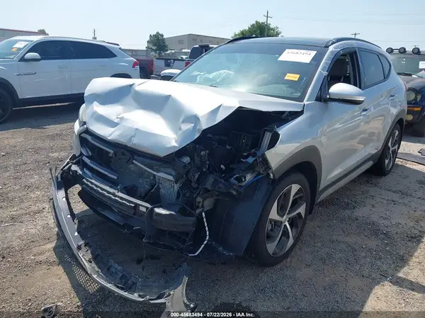 KM8J33A2XJU646326 2018 HYUNDAI TUCSON - Image 2
