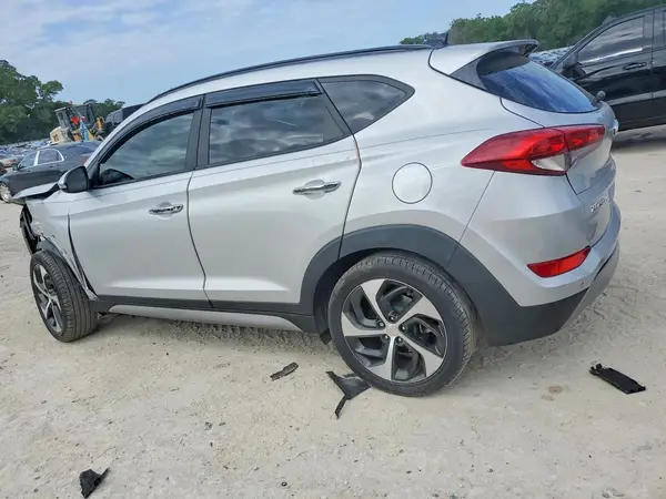 KM8J33A2XJU655978 2018 HYUNDAI TUCSON - Image 2
