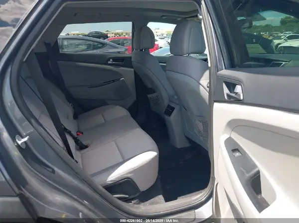 KM8J33A2XJU686471 2018 HYUNDAI TUCSON - Image 8