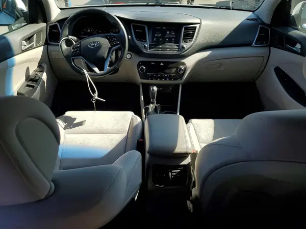 KM8J33A2XJU703687 2018 HYUNDAI TUCSON - Image 8