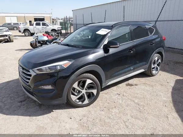 KM8J33A2XJU708386 2018 HYUNDAI TUCSON - Image 2