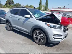 KM8J33A2XJU718884 2018 HYUNDAI TUCSON