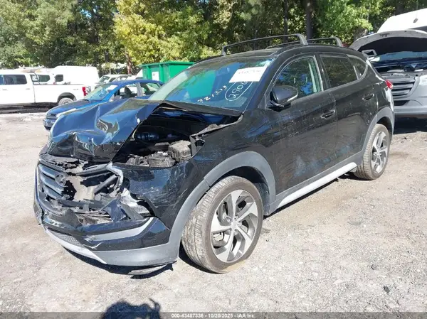 KM8J33A2XJU721333 2018 HYUNDAI TUCSON - Image 2