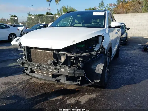 KM8J33A2XJU743039 2018 HYUNDAI TUCSON - Image 2