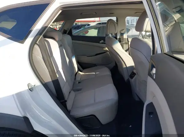 KM8J33A2XJU743039 2018 HYUNDAI TUCSON - Image 8