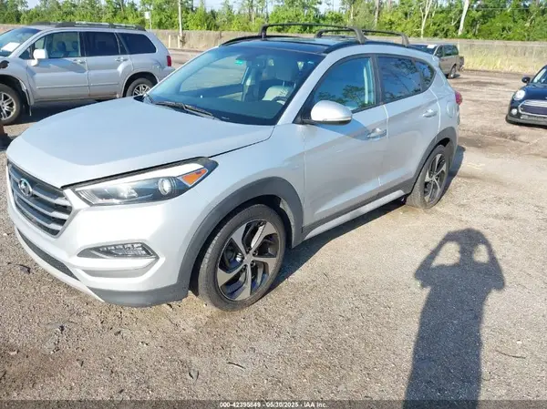 KM8J33A2XJU749925 2018 HYUNDAI TUCSON - Image 2