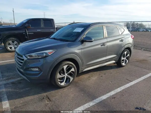 KM8J33A2XJU760214 2018 HYUNDAI TUCSON - Image 2