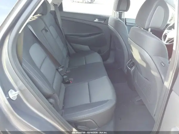 KM8J33A2XJU760214 2018 HYUNDAI TUCSON - Image 8