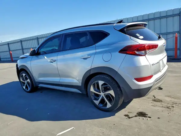 KM8J33A2XJU769656 2018 HYUNDAI TUCSON - Image 2
