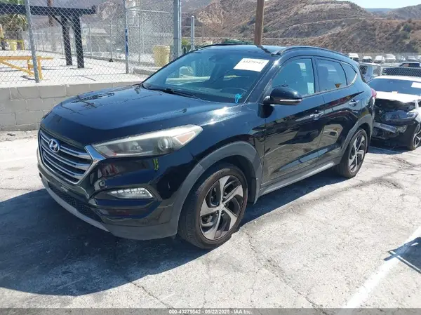 KM8J33A2XJU771259 2018 HYUNDAI TUCSON - Image 2