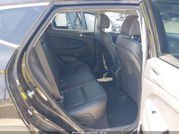 KM8J33A2XJU771259 2018 HYUNDAI TUCSON - Image 8