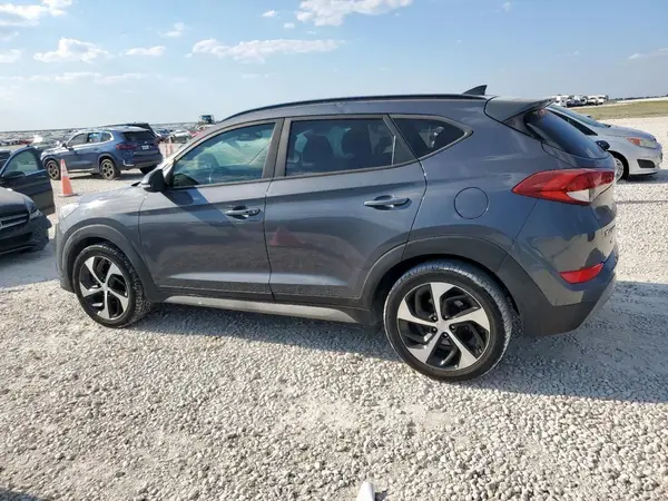 KM8J33A2XJU793505 2018 HYUNDAI TUCSON - Image 2