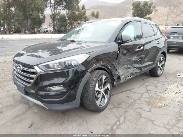 KM8J33A2XJU795576 2018 HYUNDAI TUCSON - Image 2