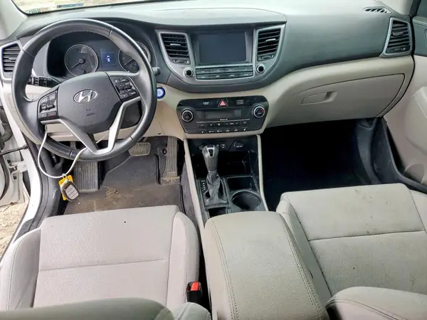 KM8J33A2XJU802493 2018 HYUNDAI TUCSON - Image 8