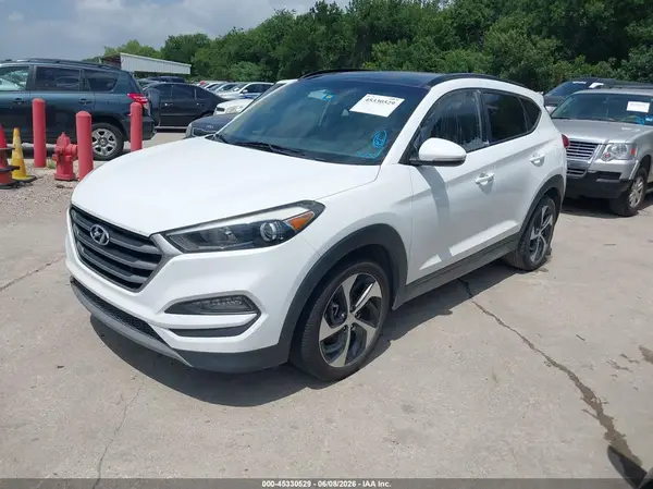 KM8J33A2XJU806219 2018 HYUNDAI TUCSON - Image 2