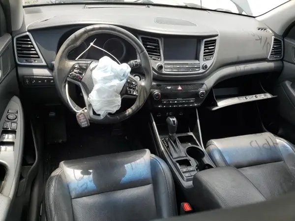 KM8J33A2XJU818550 2018 HYUNDAI TUCSON - Image 8