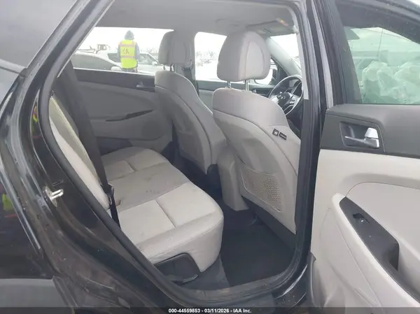 KM8J33A408U263314 2017 HYUNDAI TUCSON - Image 8