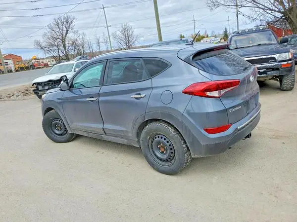 KM8J33A40GU050832 2016 HYUNDAI TUCSON - Image 2