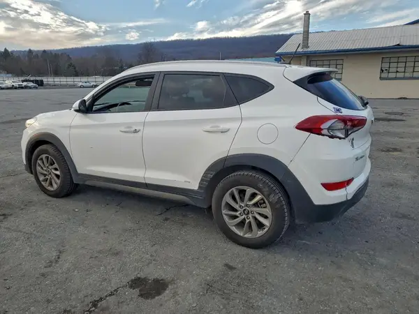 KM8J33A40GU061930 2016 HYUNDAI TUCSON - Image 2