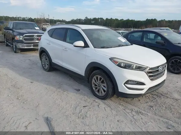 KM8J33A40GU062270 2016 HYUNDAI TUCSON - Image 1