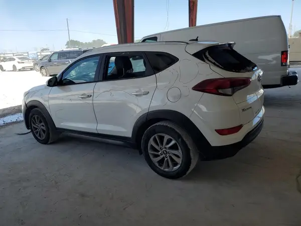KM8J33A40GU074130 2016 HYUNDAI TUCSON - Image 2