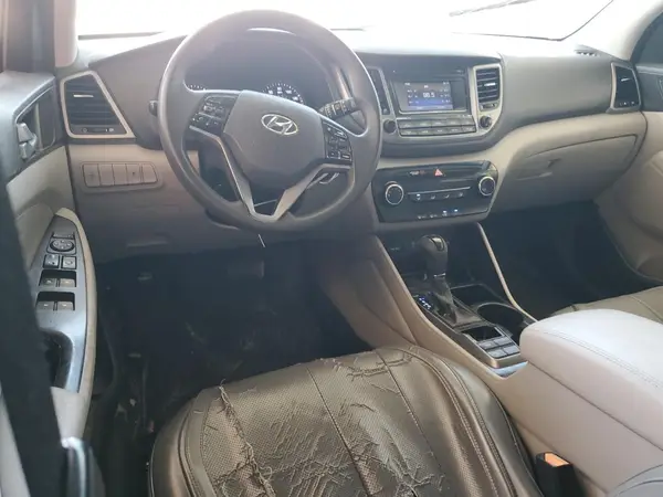 KM8J33A40GU074130 2016 HYUNDAI TUCSON - Image 8