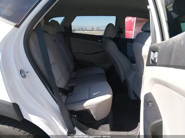 KM8J33A40GU091722 2016 HYUNDAI TUCSON - Image 8