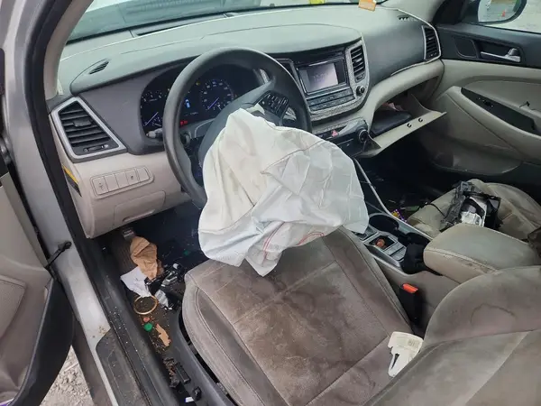 KM8J33A40GU100421 2016 HYUNDAI TUCSON - Image 8