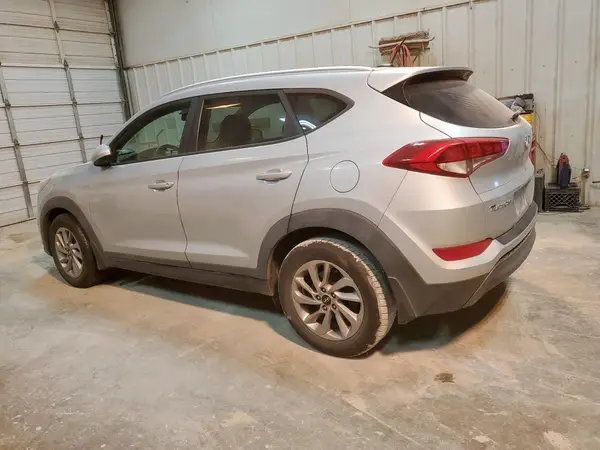 KM8J33A40GU106817 2016 HYUNDAI TUCSON - Image 2