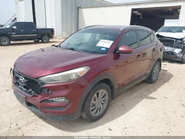 KM8J33A40GU107739 2016 HYUNDAI TUCSON - Image 2