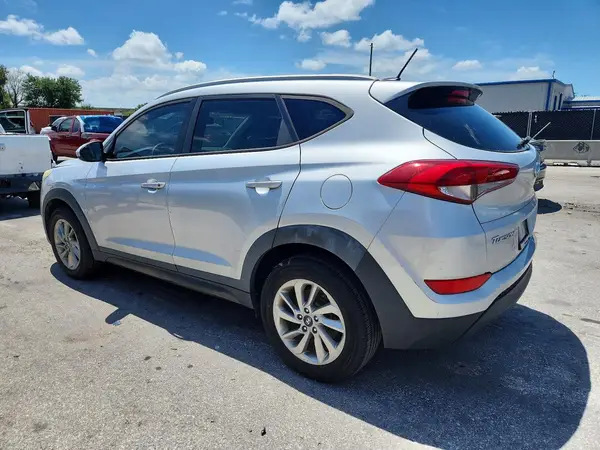 KM8J33A40GU137825 2016 HYUNDAI TUCSON - Image 2
