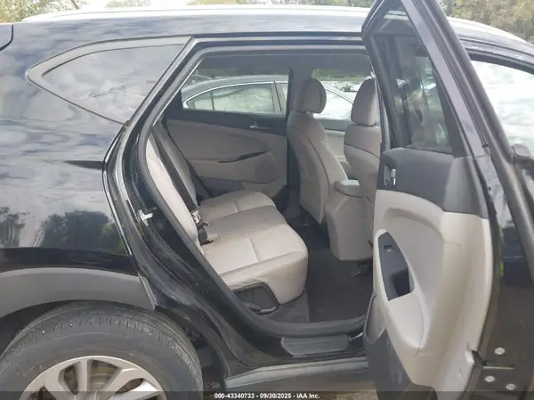 KM8J33A40GU139879 2016 HYUNDAI TUCSON - Image 8