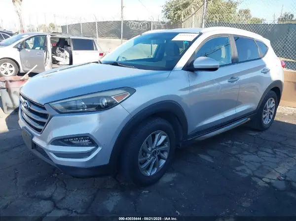 KM8J33A40GU144810 2016 HYUNDAI TUCSON - Image 2