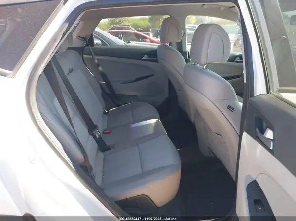 KM8J33A40GU149490 2016 HYUNDAI TUCSON - Image 8