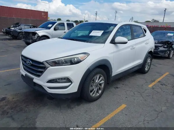 KM8J33A40GU161574 2016 HYUNDAI TUCSON - Image 2