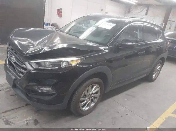 KM8J33A40GU174261 2016 HYUNDAI TUCSON - Image 2