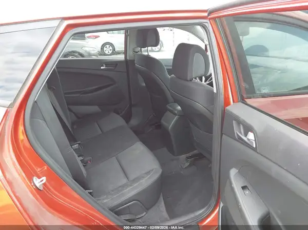 KM8J33A40GU187785 2016 HYUNDAI TUCSON - Image 8