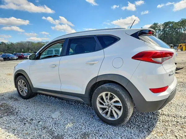 KM8J33A40GU197541 2016 HYUNDAI TUCSON - Image 2