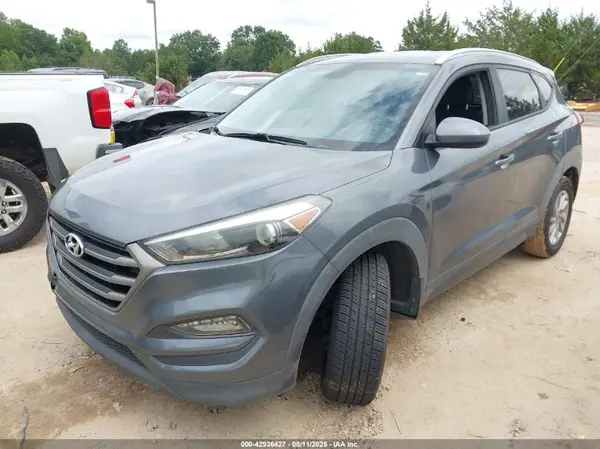 KM8J33A40GU205749 2016 HYUNDAI TUCSON - Image 2