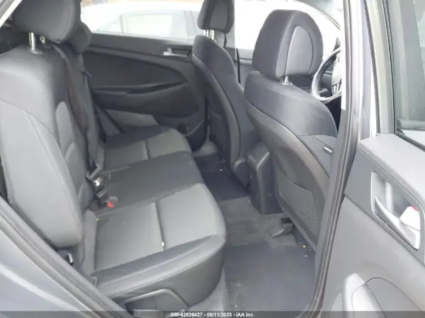 KM8J33A40GU205749 2016 HYUNDAI TUCSON - Image 8