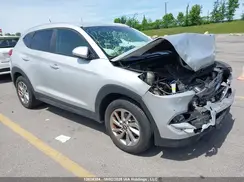 KM8J33A40GU239030 2016 HYUNDAI TUCSON