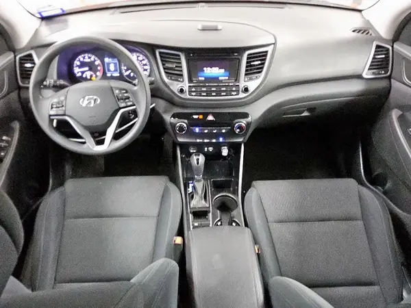 KM8J33A40HU252684 2017 HYUNDAI TUCSON - Image 8