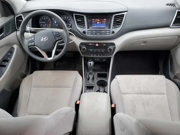 KM8J33A40HU265841 2017 HYUNDAI TUCSON - Image 8