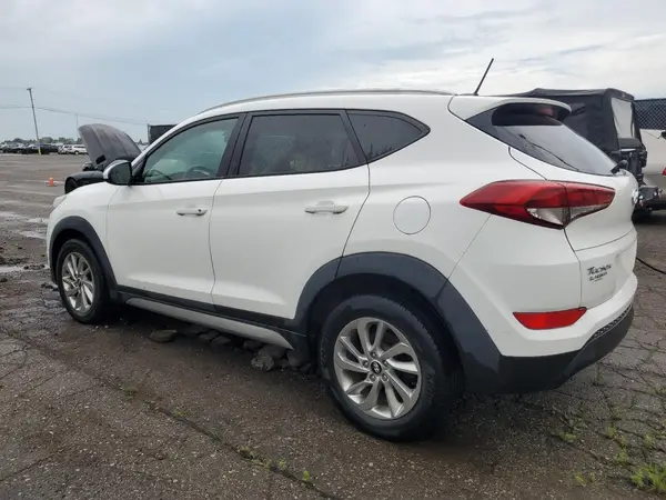 KM8J33A40HU271090 2017 HYUNDAI TUCSON - Image 2